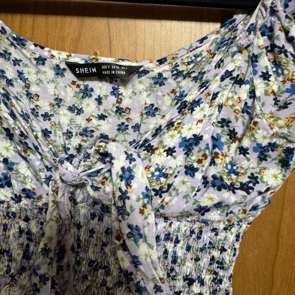 Floral Ruffle Crop Top - Picture 2 of 2